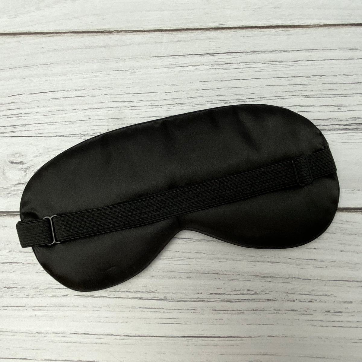 מסכת עיניים שחורה | מלכה