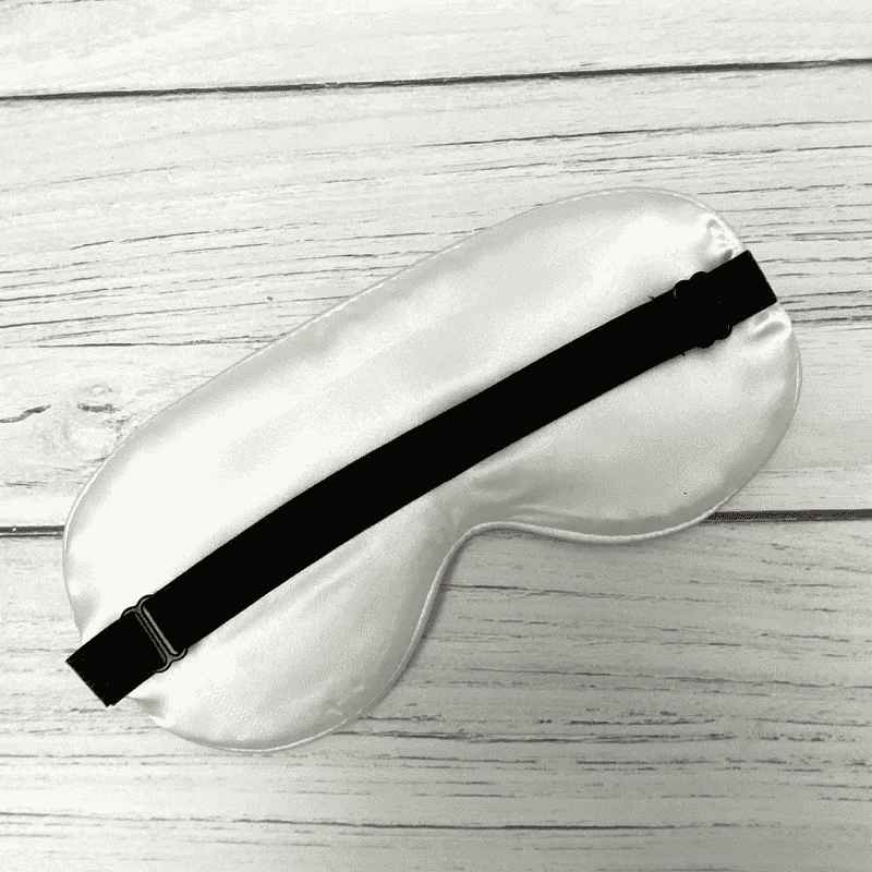 כיסוי עיניים לכלה מהממת בצבע לבן כיתוב זהב
צד אחורי