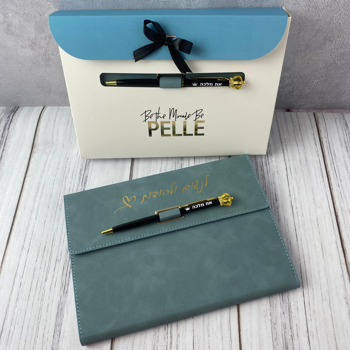 יומן צמיחה והעצמה מעוצב דמוי עור בצבע טורקיז | לנשום ולהודות