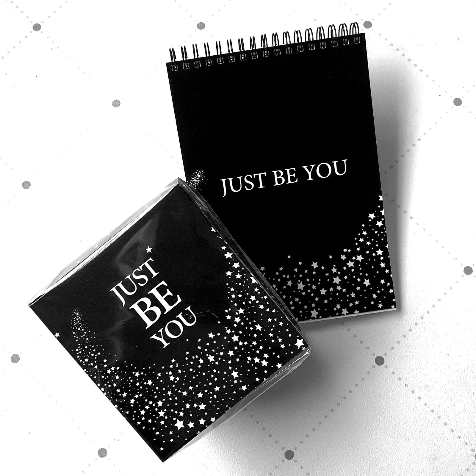 מארז חורף לגבר ולאישה מחברת ספירלה וטישו דגם JBY