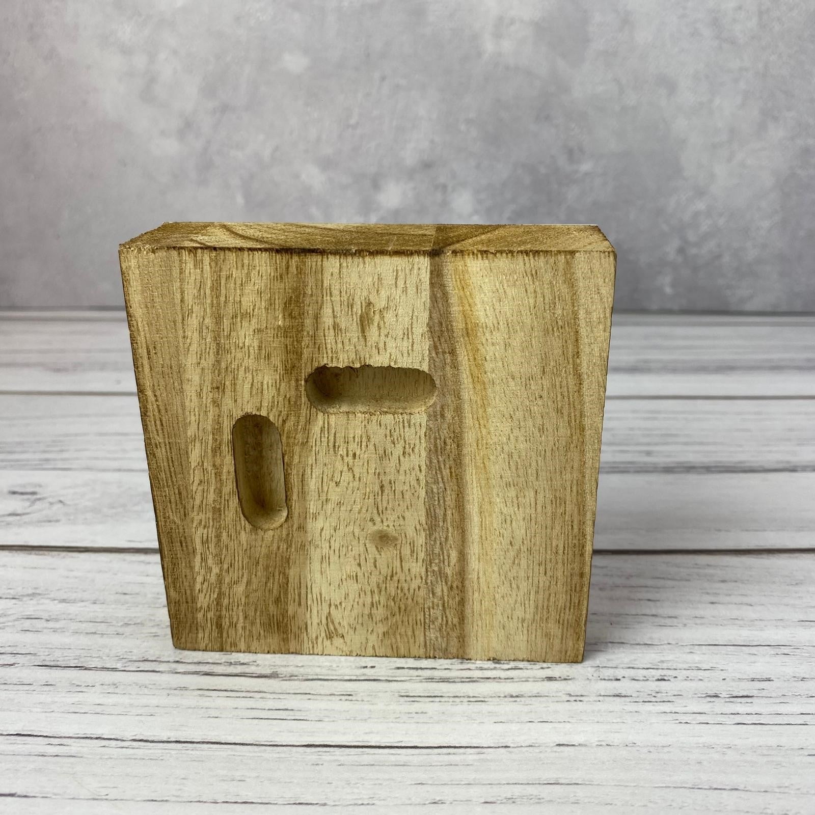 בלוק עץ אגוז ורוד ריבוע קטן | עכשיו זה הרגע הכי נכון לך