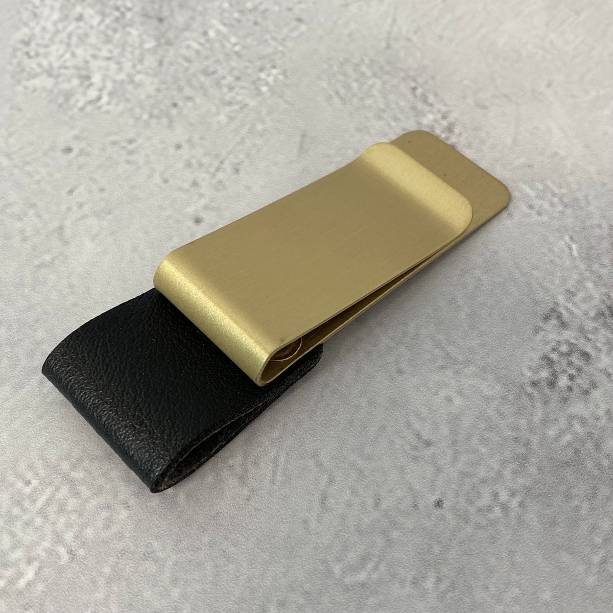 מארז יומן שנתי תשפ&quot;ו 2025-2026 דגם זאת הדרך שלך, עט כסוף דגם חולמת ומגשימה ותופסן עט יעודי