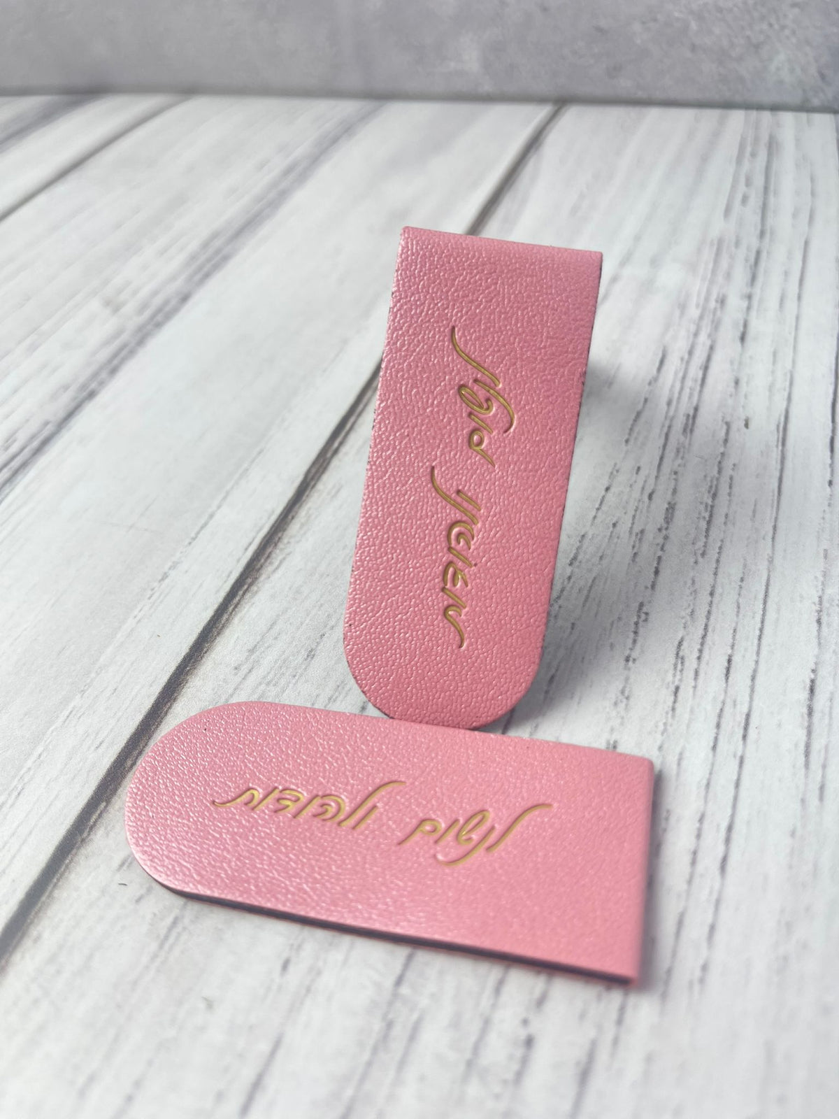 סימניה בצבע ורוד לנשים | חולמת ומגשימה