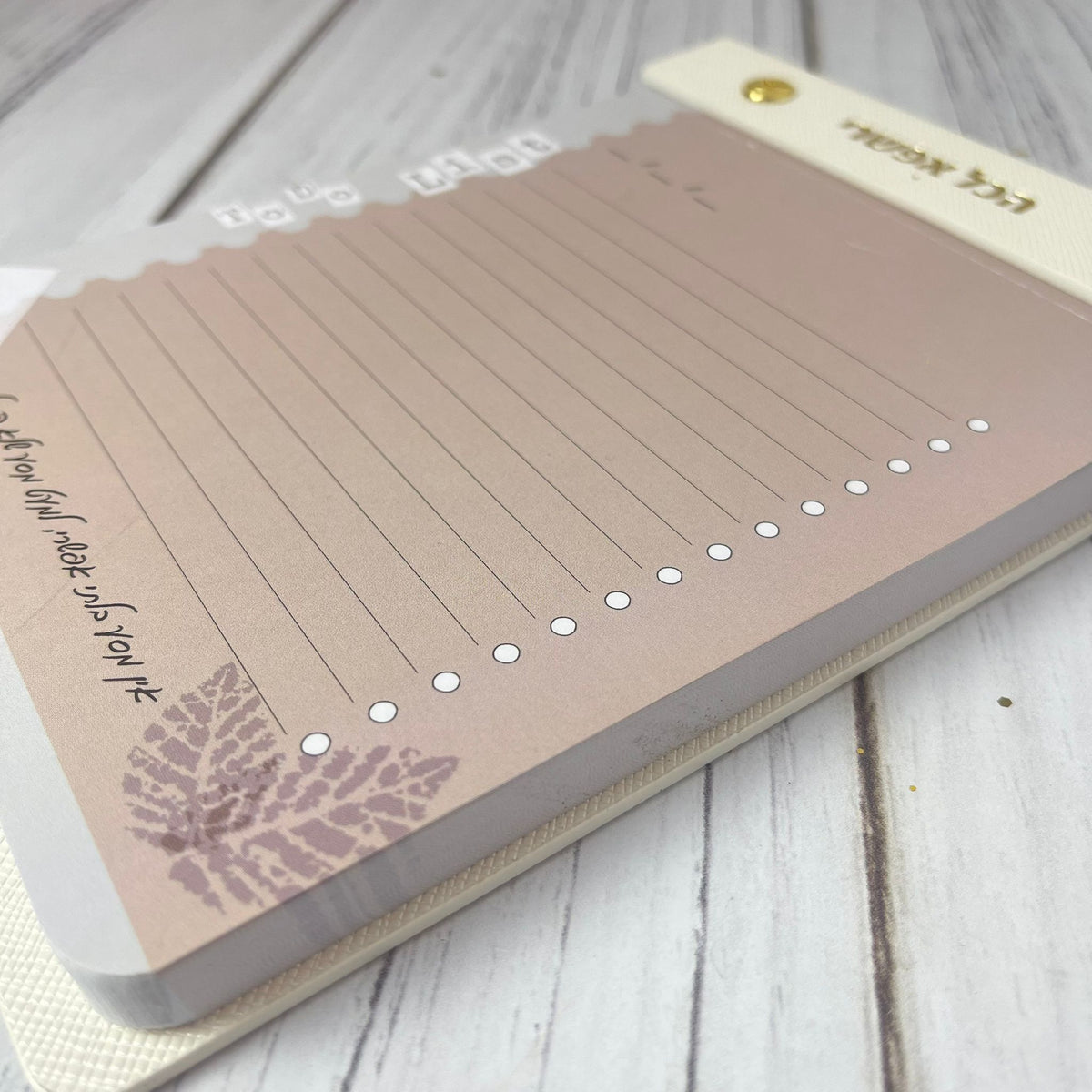 ממו מעוצב לגבר ולאישה דמוי עור בצבע לבן דגם עלים חום | הכל אפשרי