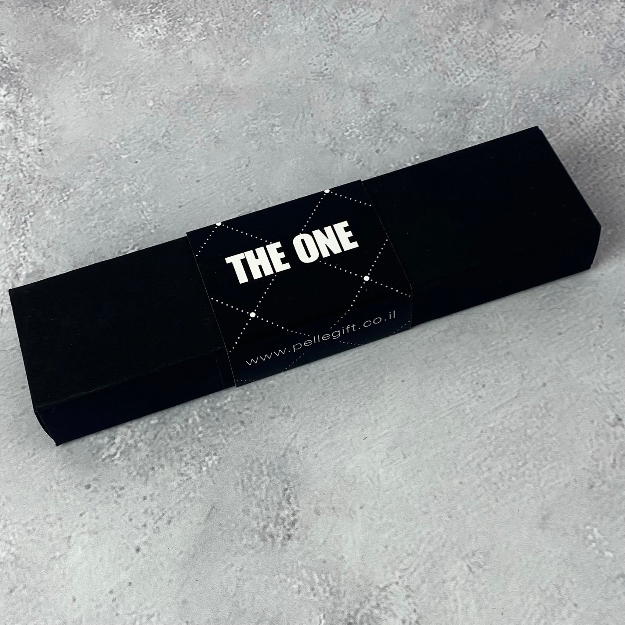 עט | לחלום בגדול כסוף